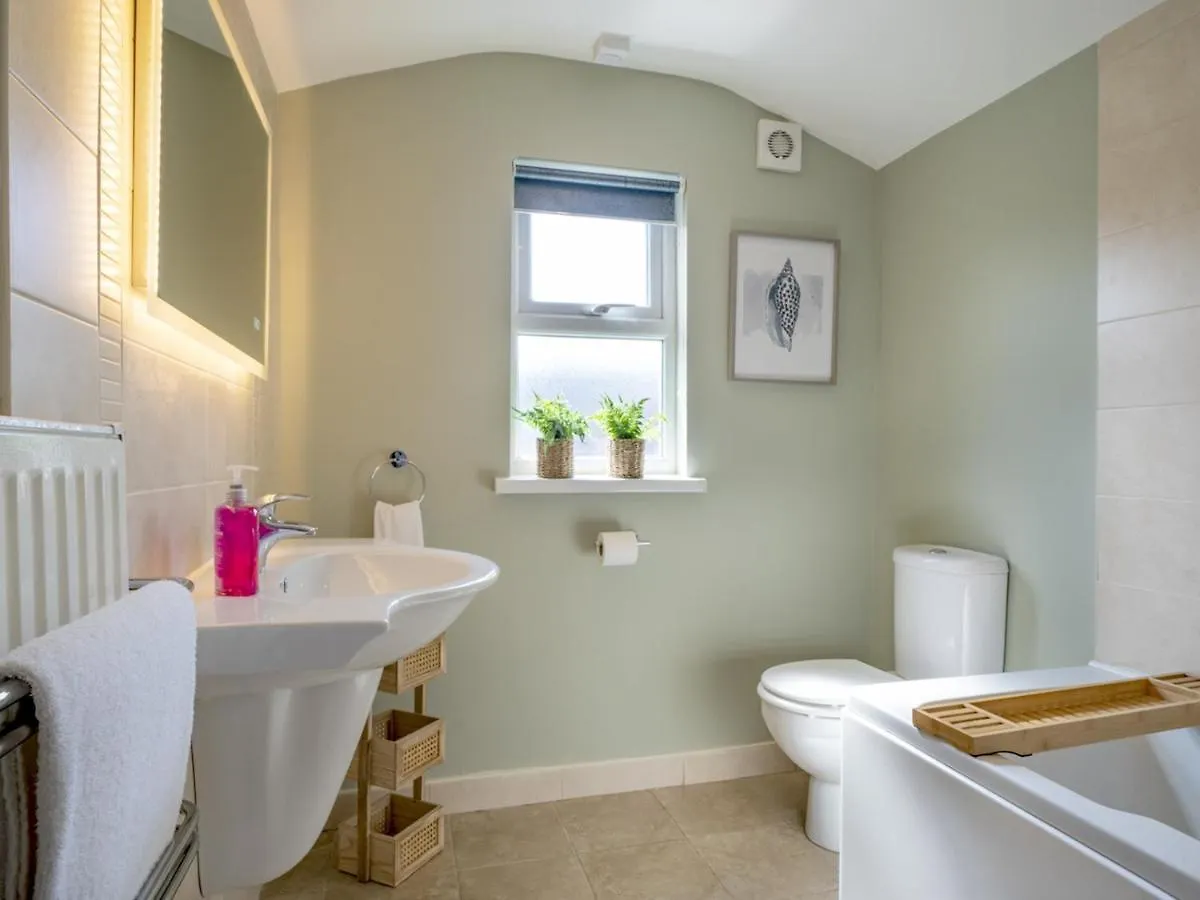 Pass The Keys Amazing 2Br Townhouse In Fab District - Queens Uni Belfast