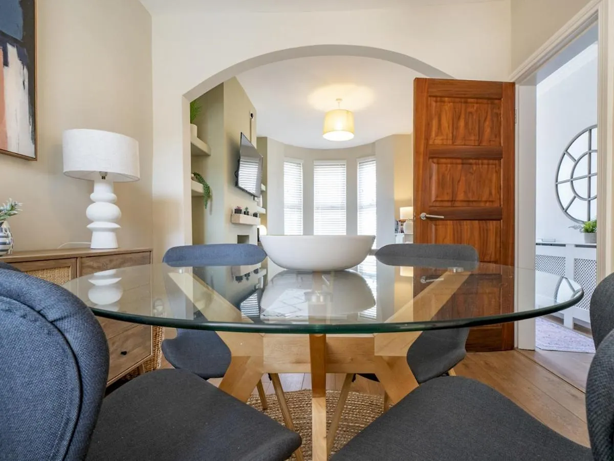Pass The Keys Amazing 2Br Townhouse In Fab District - Queens Uni Belfast