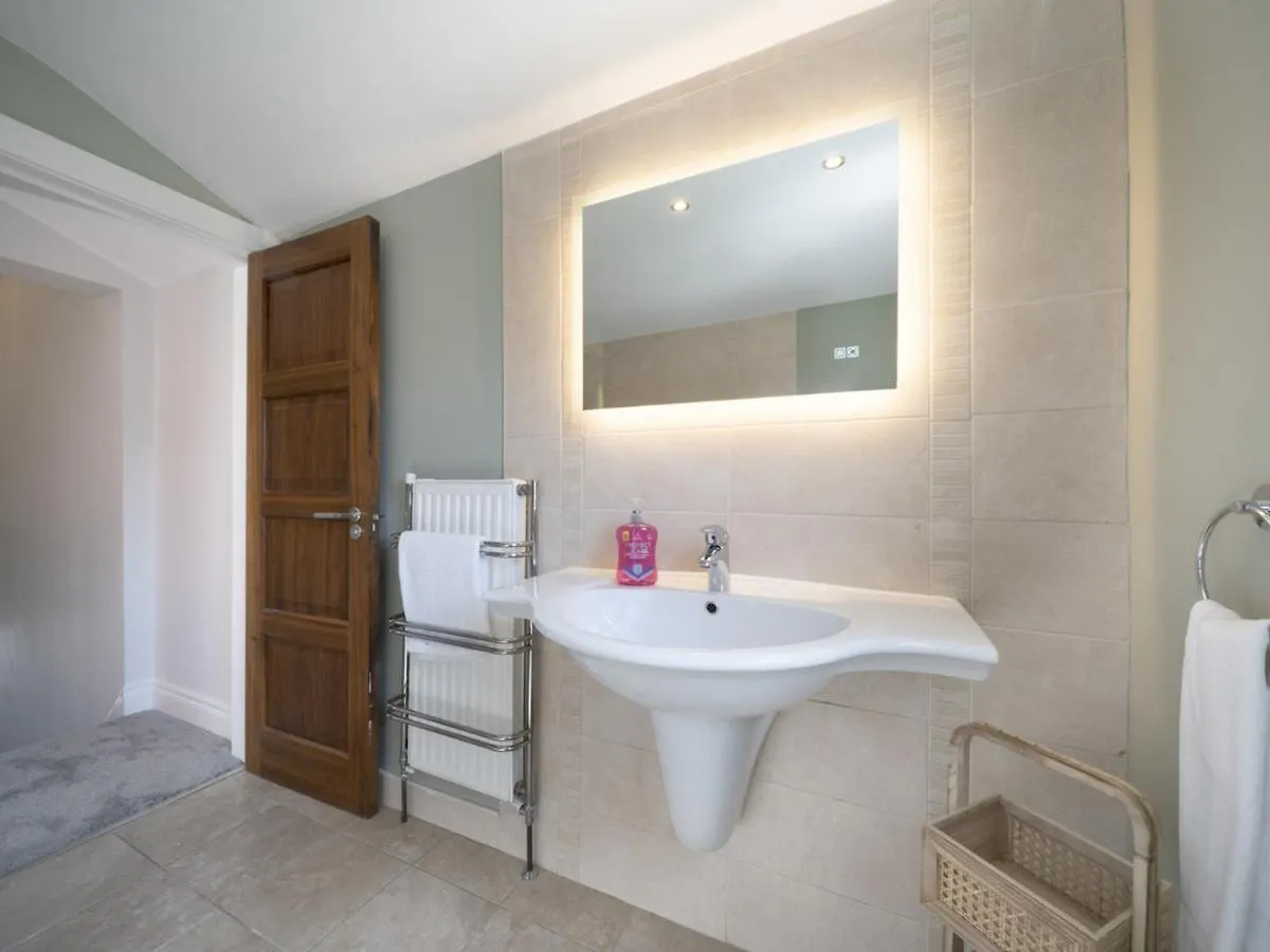 Pass The Keys Amazing 2Br Townhouse In Fab District - Queens Uni Belfast Storbritannien